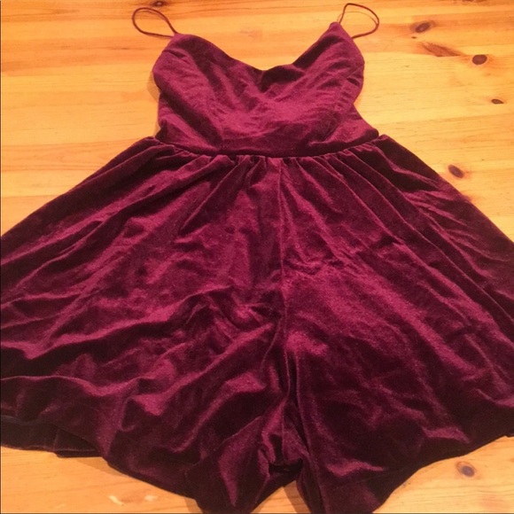 Velvet open back romper - Picture 4 of 5